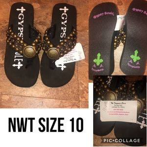NWT gypsy soule flip flops